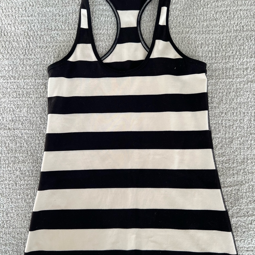 Lululemon Cool Racerback size 6 - Picture 5 of 5